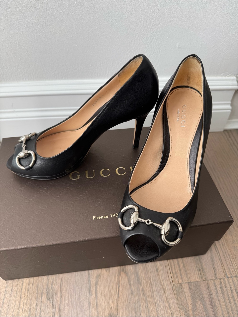 Gucci Black Leather Peep-Toe Heels with Silver Horsebit